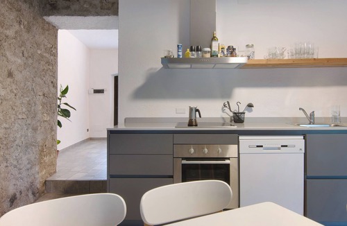 Carlazzo House | Workation Castle: Casa Tremezzo