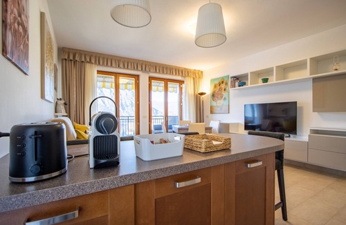 Cavagnano Apartment | Wrap around Lake Views Family sized condo with large balcony
