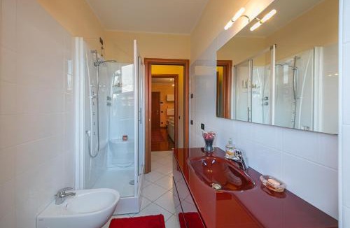 Pedrengo Apartment | Yasmin Maison - Garden House
