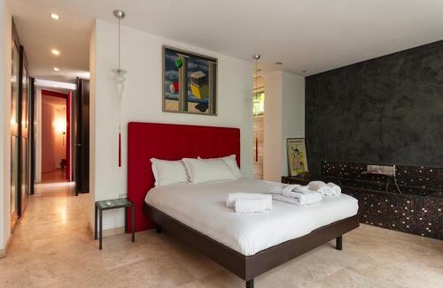 Milan Apartment | Youhosty - Exclusive Townhouse Garden and Pool