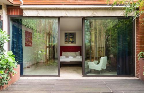 Milan Apartment | Youhosty - Exclusive Townhouse Garden and Pool