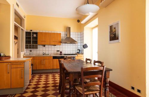 Borgonuovo Apartment | Youhosty - Montenapoleone Noble Flat