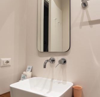 Carrobbio Apartment | Youhosty - Ticinese Suite 3