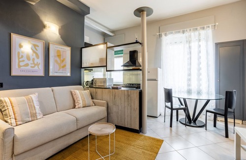 Zona Zara Apartment | Zara 63 - One Bedroom Apartment, Sleeps 4