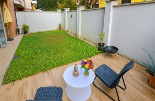 Pero Apartment | Zen Garden House - in front of the metro