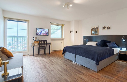 Neuoetting Hotel | Zur Krone