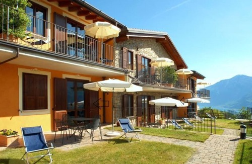 Prabione Apartment | Zwei-Zimmer-Wohnung mit Garten' by Interhome