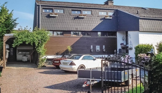 2 bedroom accommodation in Ense