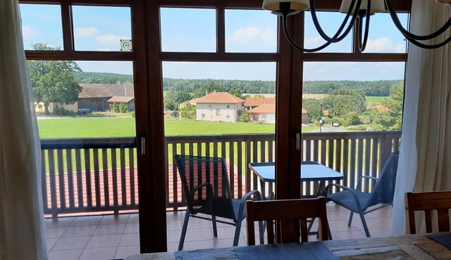 Air-conditioned apartment (110sqm) with balcony and 2 bedrooms