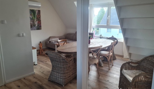 Apartment 'Maisonette-wohnung In Gladbeck' with Shared Pool, Shared Garden and Wi-Fi