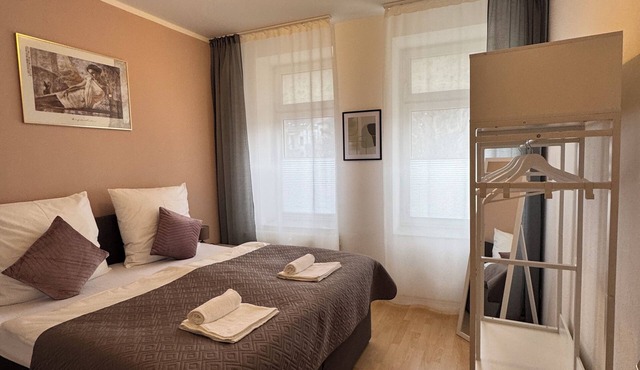 Arminos Large Group Apartment- 3 rooms & 2 WCs