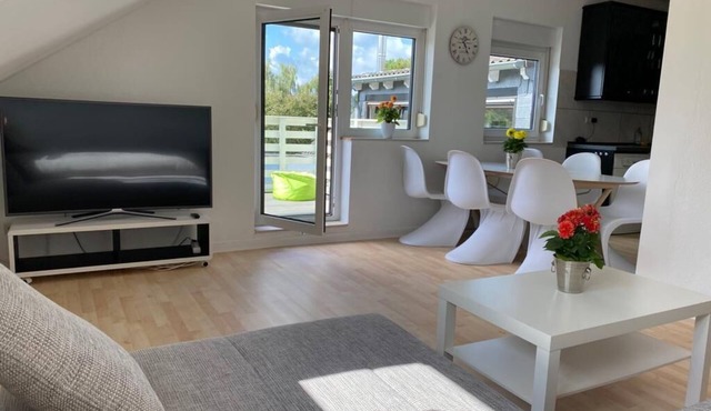 Chic child-friendly apartment with balcony, barbecue PlayStation in Cologne Pulheim