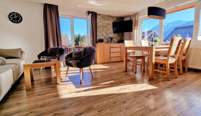 Comfortable, bright vacation apartment with balcony and alpine view in Pfronten Mitte