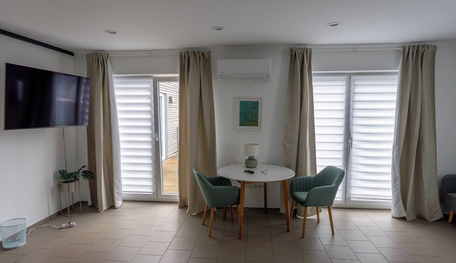 Comfortable, spacious family apartment with large balcony.