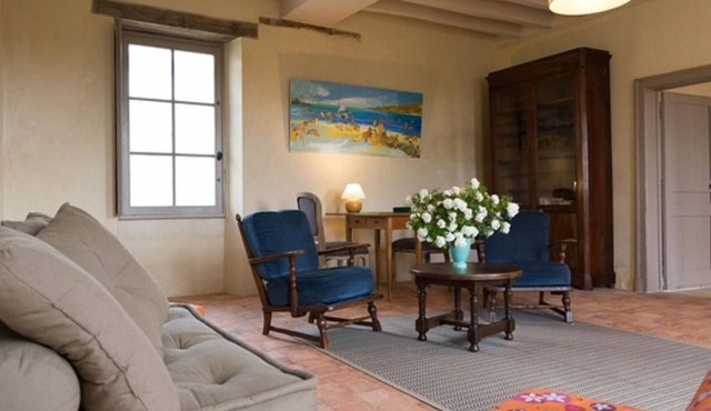 Country Retreat near Le Mans: 8 Guests, Near Zoo, Cycle Paths, and More!