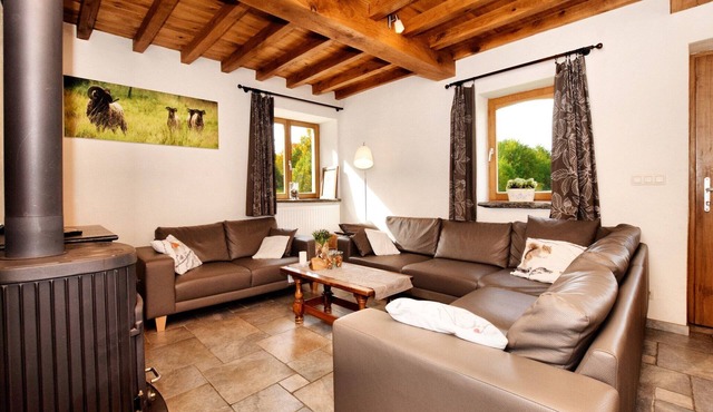 Forest-Edge Stay, Burtonville