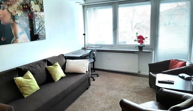 Friendly, quiet apartment close to subway station (50 m), WLAN