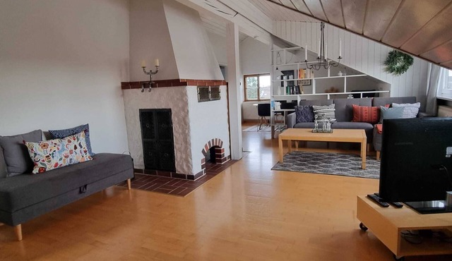 Gemütliche Dachgeschosswohnung bei Tutzing am Starnberger See