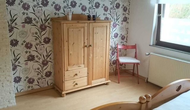 Great, cottage very well equipped. Approximately 8 minutes walk to the lake.