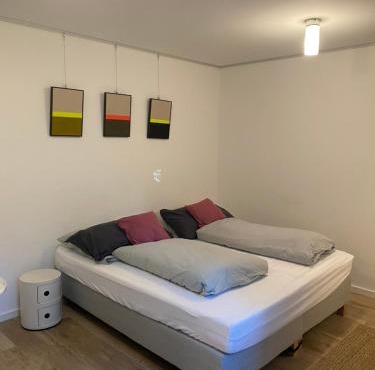 Helle Souterrainwohnung mit Komfort