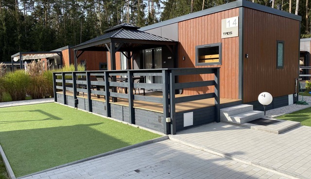 High-quality mobile home on the lake (WA 106)