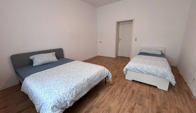 Large flat with separate rooms for 8 guests STPh