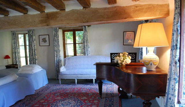 Loir Valley-farmhouse on beautiful extensive private property