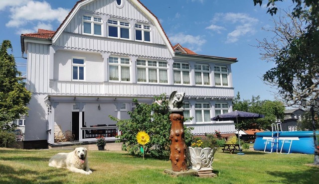 Modern holiday flat in Friedrichroda with garden, shared pool and barbecue