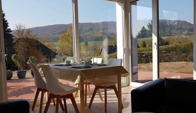 Modern, light-flooded vacation apartment in the Weserbergland Nature Park