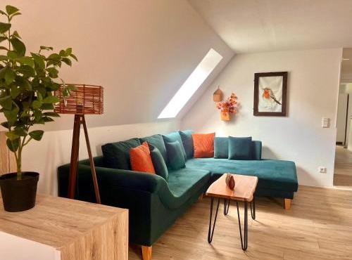 Moderne Ferienwohnung mit Balkon & WLAN - zentral