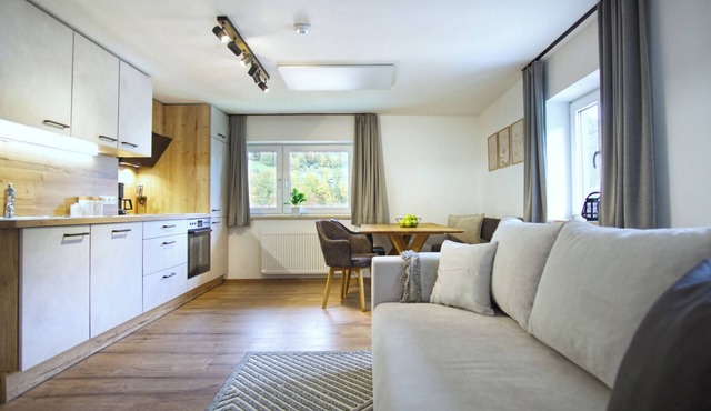 Panorama vacation apartment Göllblick for 4 people with balcony and terrace, quiet location