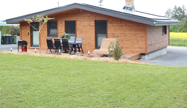 Quietly located modern vacation accommodation with a view of the Edersee National Park