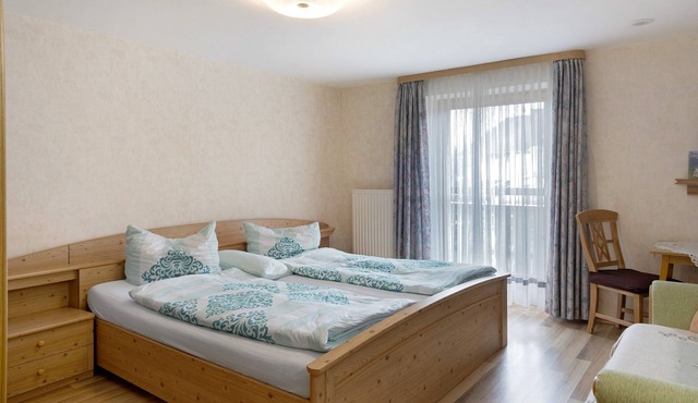 Room 'Eins' with Shared Terrace, Shared Garden and Wi-Fi
