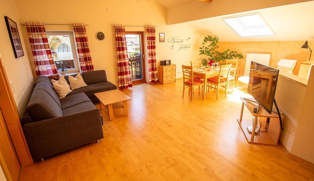 Spacious 4-star vacation apartment (96sqm) with south-east facing balcony
