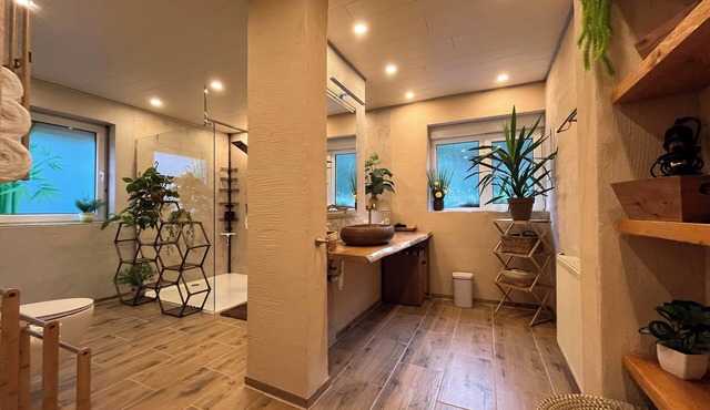 Spacious, barrier-free, modern 4-star vacation apartment, directly on the edge of the forest