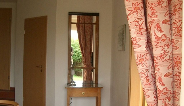 Spacious, bright 2-room apartment with terrace and landscaped garden