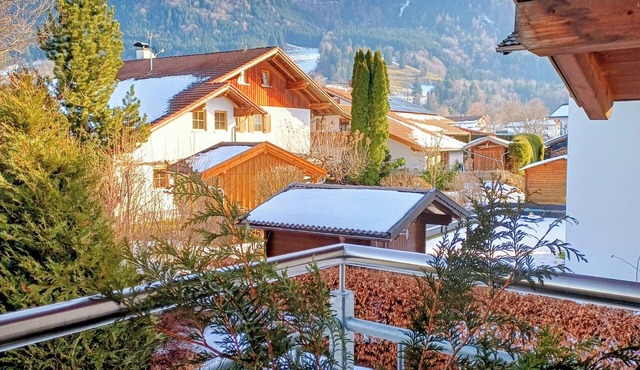 Spacious vacation apartment close to nature