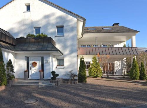 Stilvolle Wohnung in Madfeld mit eigener Terrasse