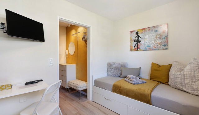 Studio Apartment 'Mini Apartment' with Wi-Fi