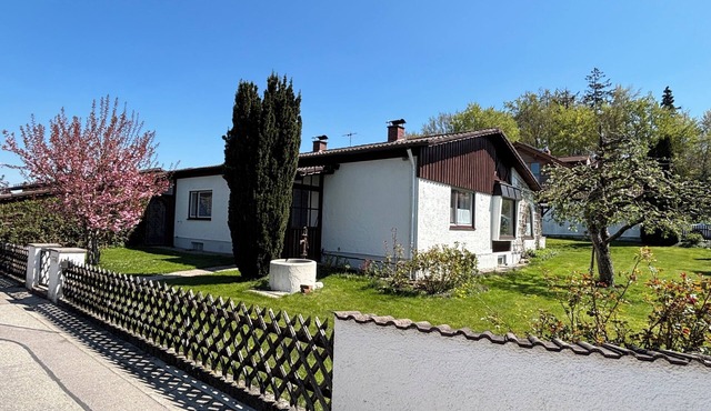 Vacation home for 6 guests - large garden & conservatory
