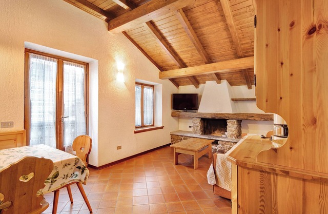 Apartment 'Chalet Meridiana Appartamento 10' with Mountain View