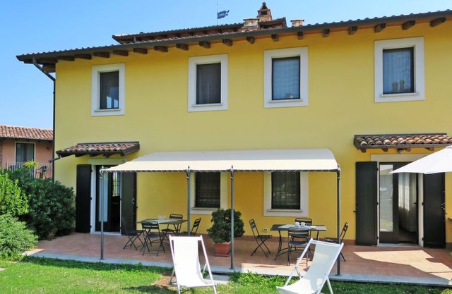 Ca' dei Cristina Apartment, Sleeps 3 with Pool and Free WiFi