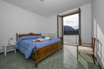 Casa Fronte Isola in Ossuccio
