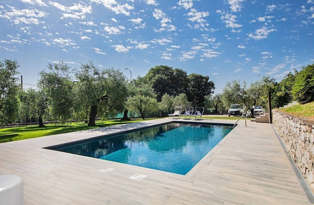 Castelletto Piscina Jacuzzi 