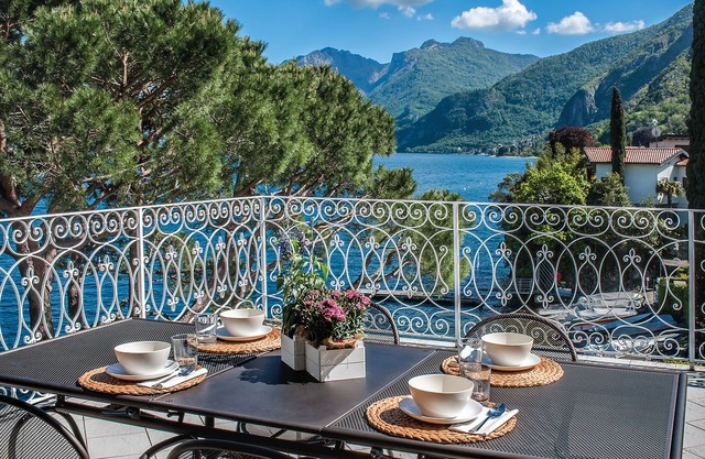 Charming 7 bedroom Villa in Vassena (Q4409)