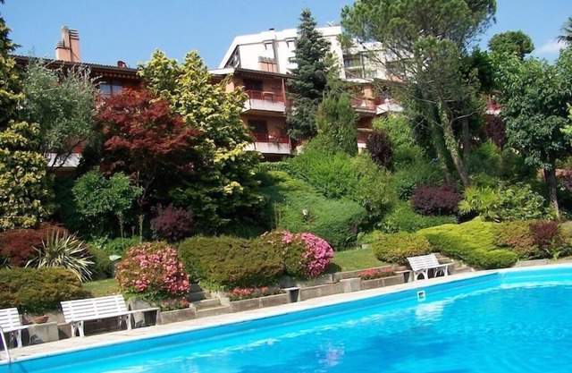 Cordelia 5 apartment with lake view and pool