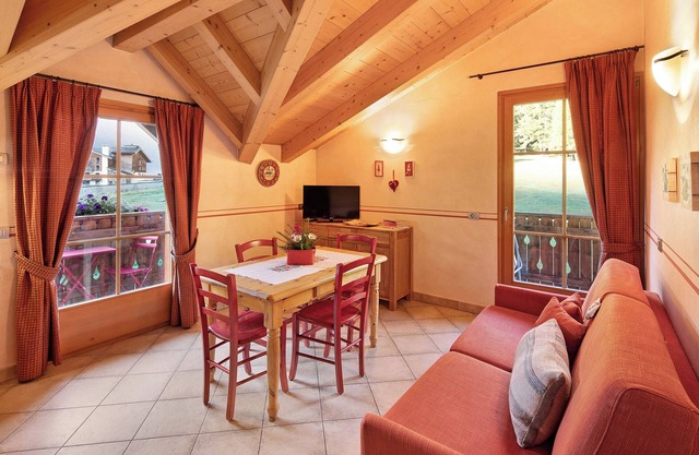 Holiday Apartment 'Stelle Chalet Martina' Near Ski Slopes with Garden & Wi-Fi