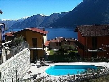 Ideally located Apartment with Private Pool