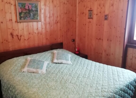 La Capanna di Pian delle Betulle. Holiday Apartment Vista Malga with Mountain View, Wi-Fi & Garden