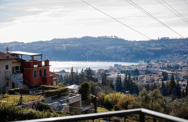 Silvis Home - Lake View